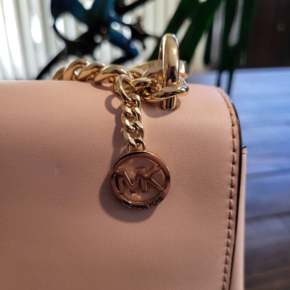 Michael Kors Pink Crossbody Bag Soffiano Leather EUC - Picture 3 of 10